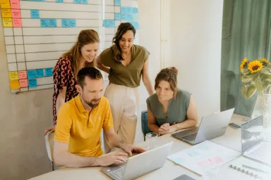 Vastgelopen jongeren: van games spelen, naar games maken